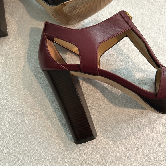 Michael Kors Women’s Leather Heels Wine Red Color Size 7.5 Like new condition - Picture 3 of 15